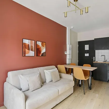 Apartamento Stylish With Cozy Bedroom & Sofa Bed