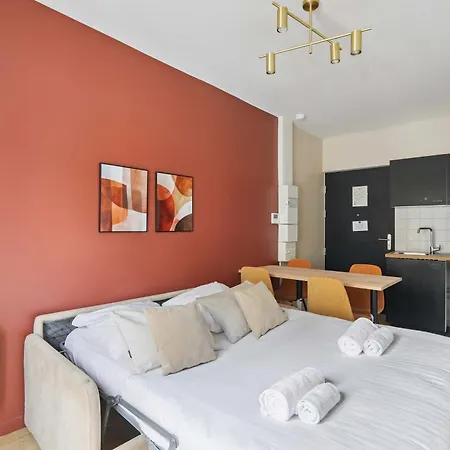 Stylish With Cozy Bedroom & Sofa Bed *