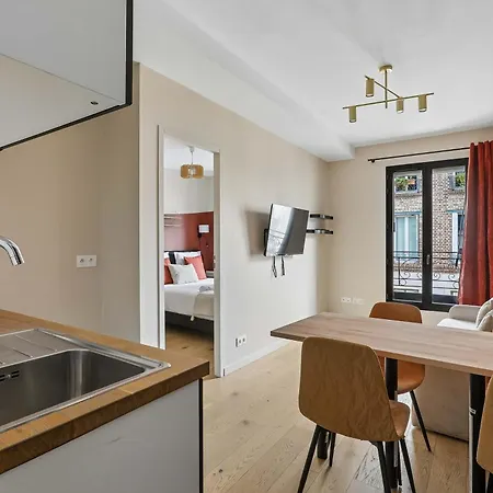 Apartamento Stylish With Cozy Bedroom & Sofa Bed *